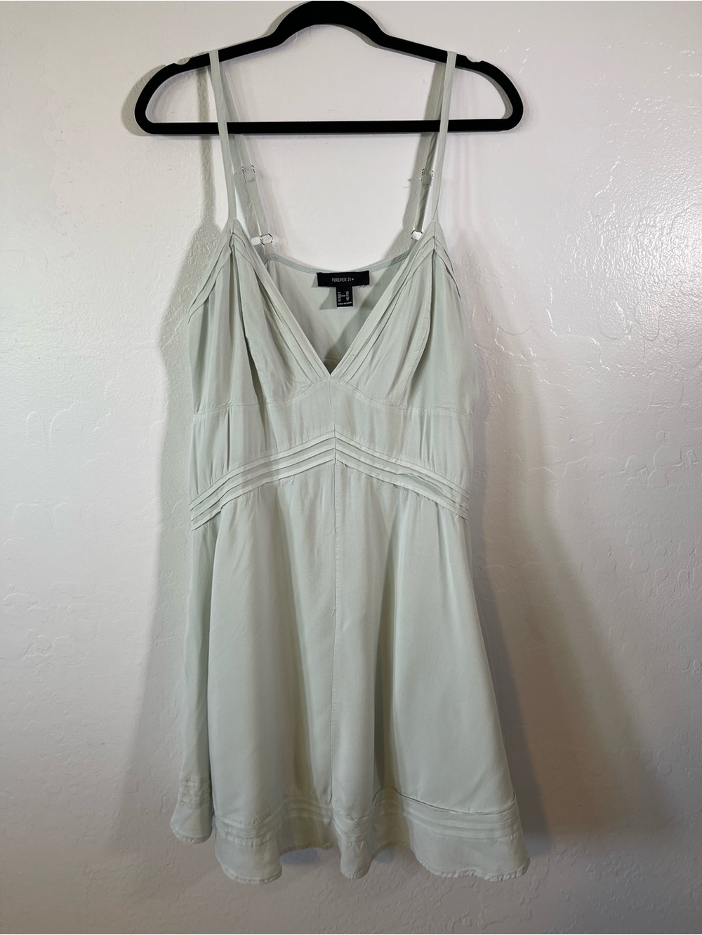 Forever 21 Mint Green V-Neck Spaghetti Strap Dress